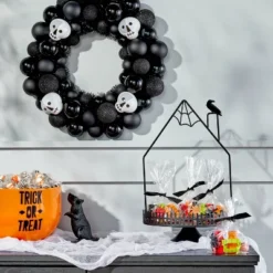Festival Of Frights Skull Black And White Shatterproof Halloween Wreath - Hyde & EEK! Boutique™